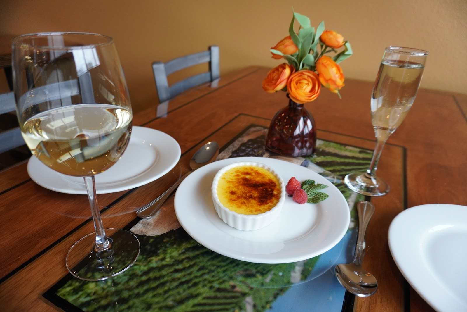 Crème brûlée dessert with wine at Casa Mía